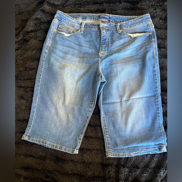 Bandolino Pants - Bandalino Women’s Blue Denim Bermuda Shorts. Size 12